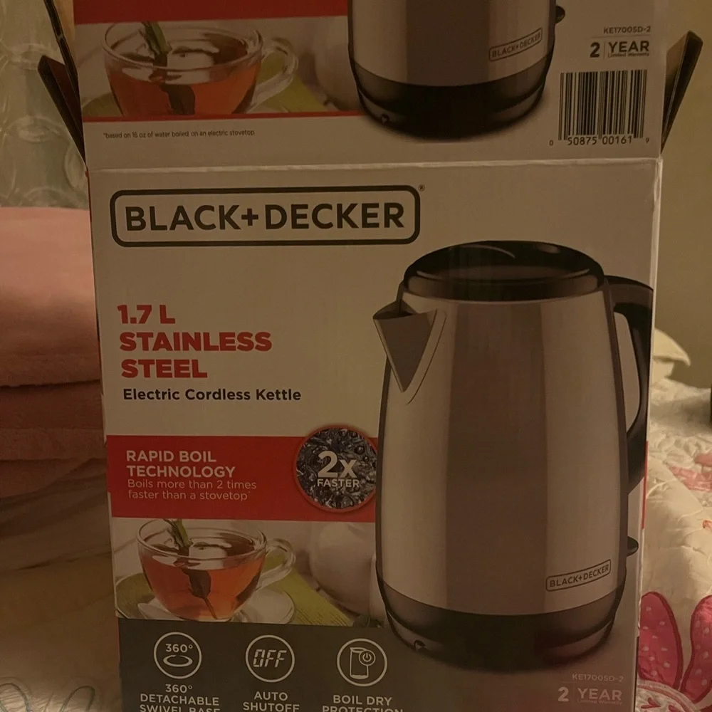 Black & Decker Rapid Boil Stainless Steel Kettle - Silver and‎ Black